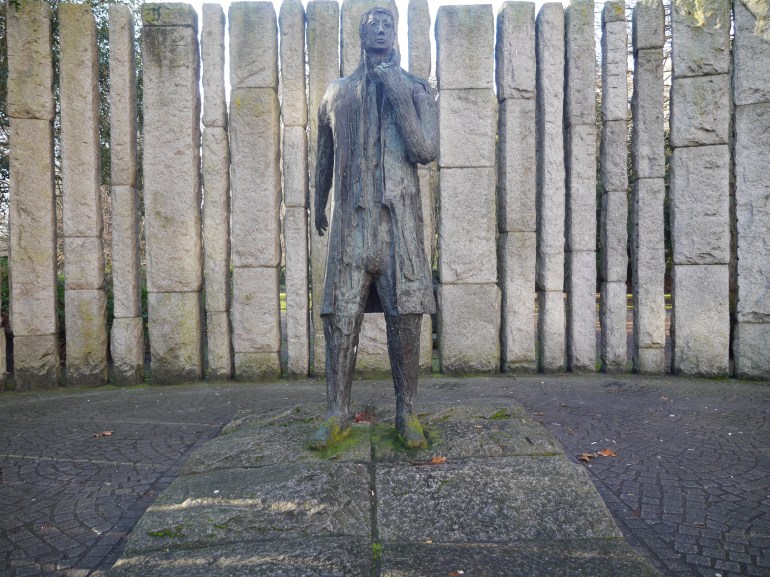 Statue by Merrion Square