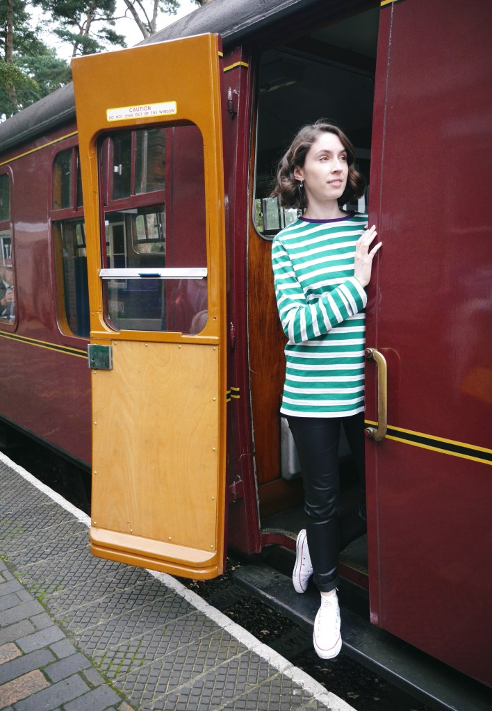 Petite Blogger Hogwarts fashion 